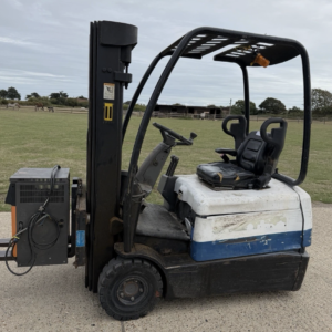 Crown 1.6 Tonne Electric forklift truck Container Spec